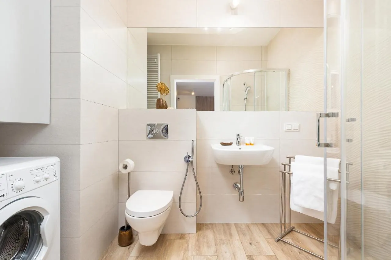 Metro Plocka Exquisite Apartments By Noclegi Renters Warsaw