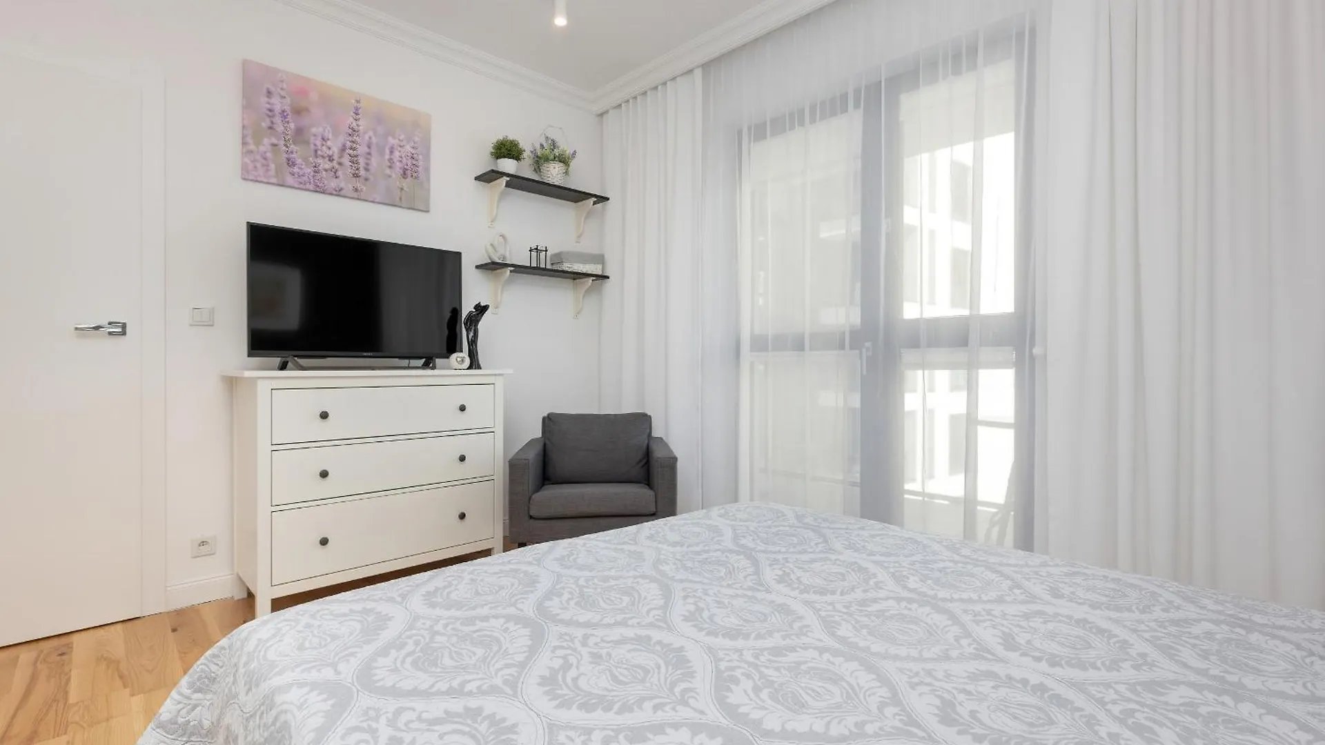 Metro Plocka Exquisite Apartments By Noclegi Renters Warsaw