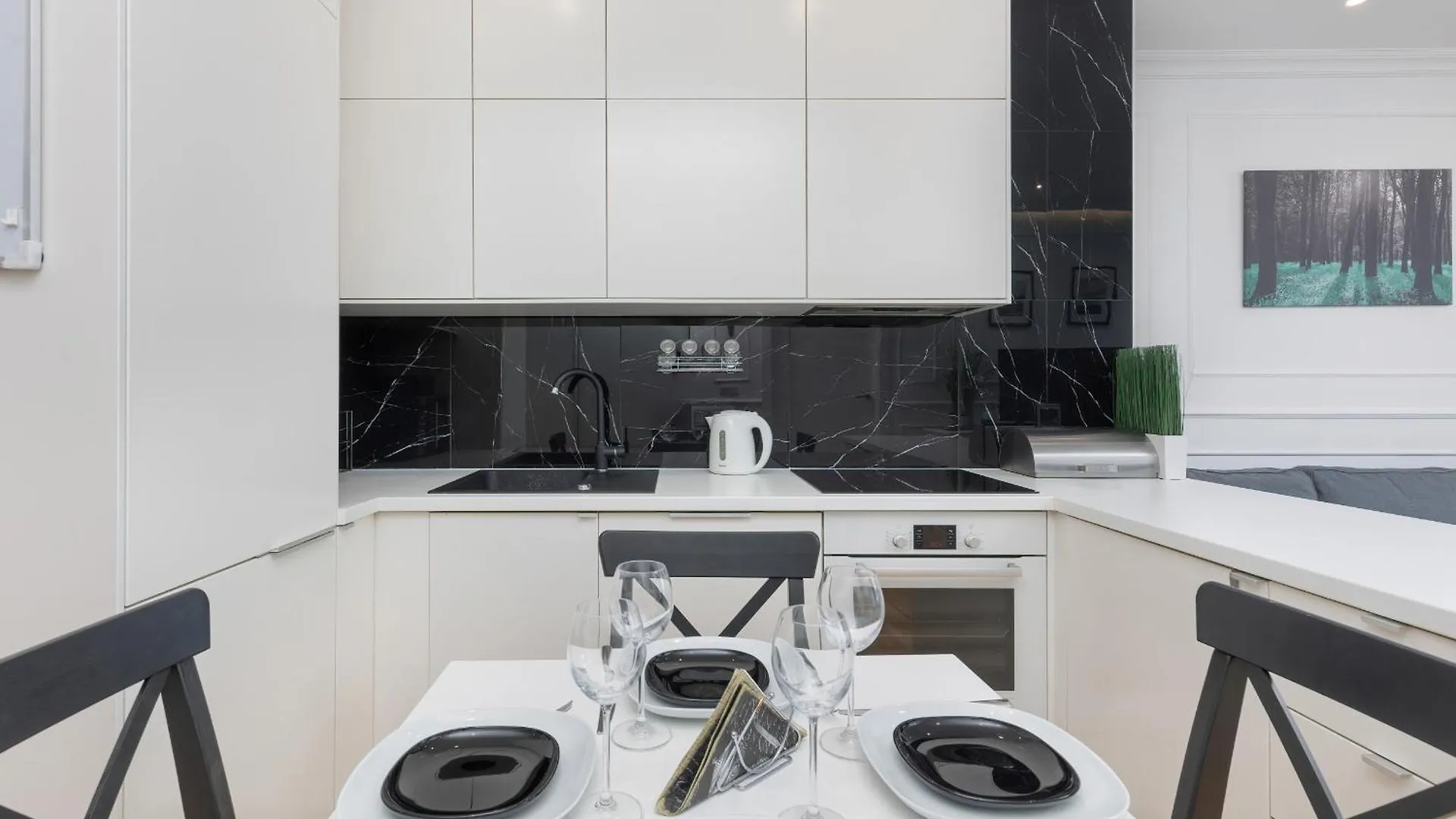 Metro Plocka Exquisite Apartments By Noclegi Renters Warsaw Poland