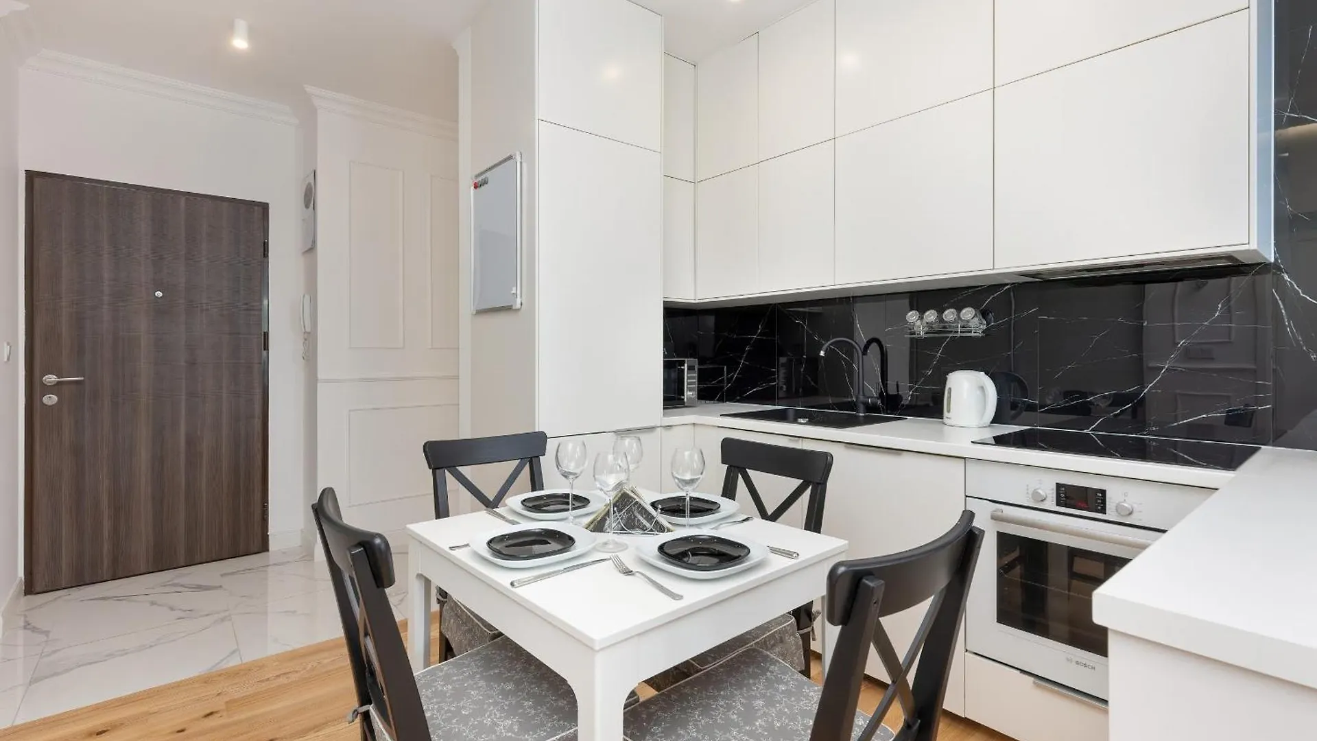 Metro Plocka Exquisite Apartments By Noclegi Renters Warsaw