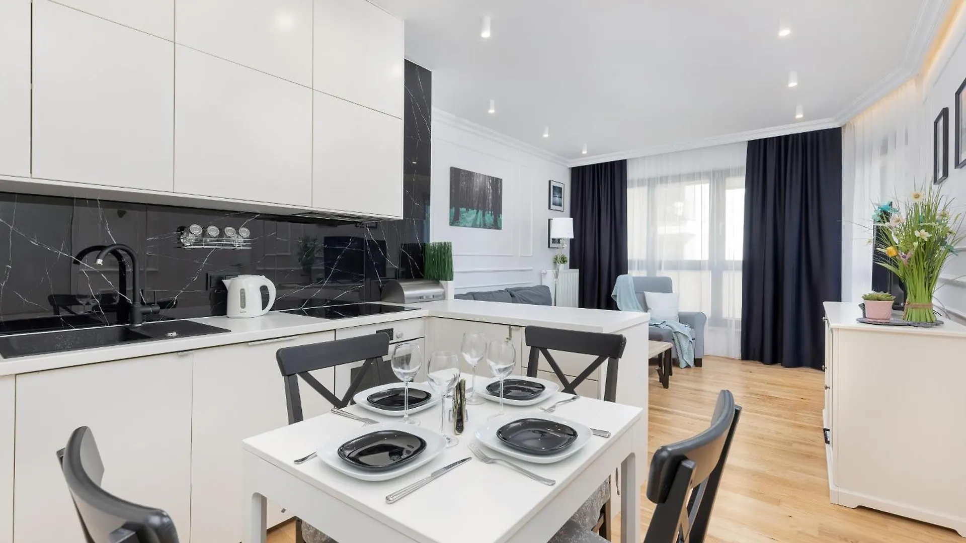 Metro Plocka Exquisite Apartments By Noclegi Renters Warsaw