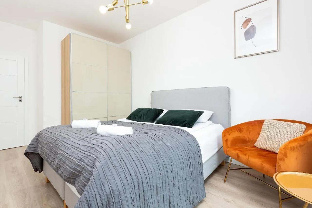 Metro Plocka Exquisite Apartments By Noclegi Renters Warsaw